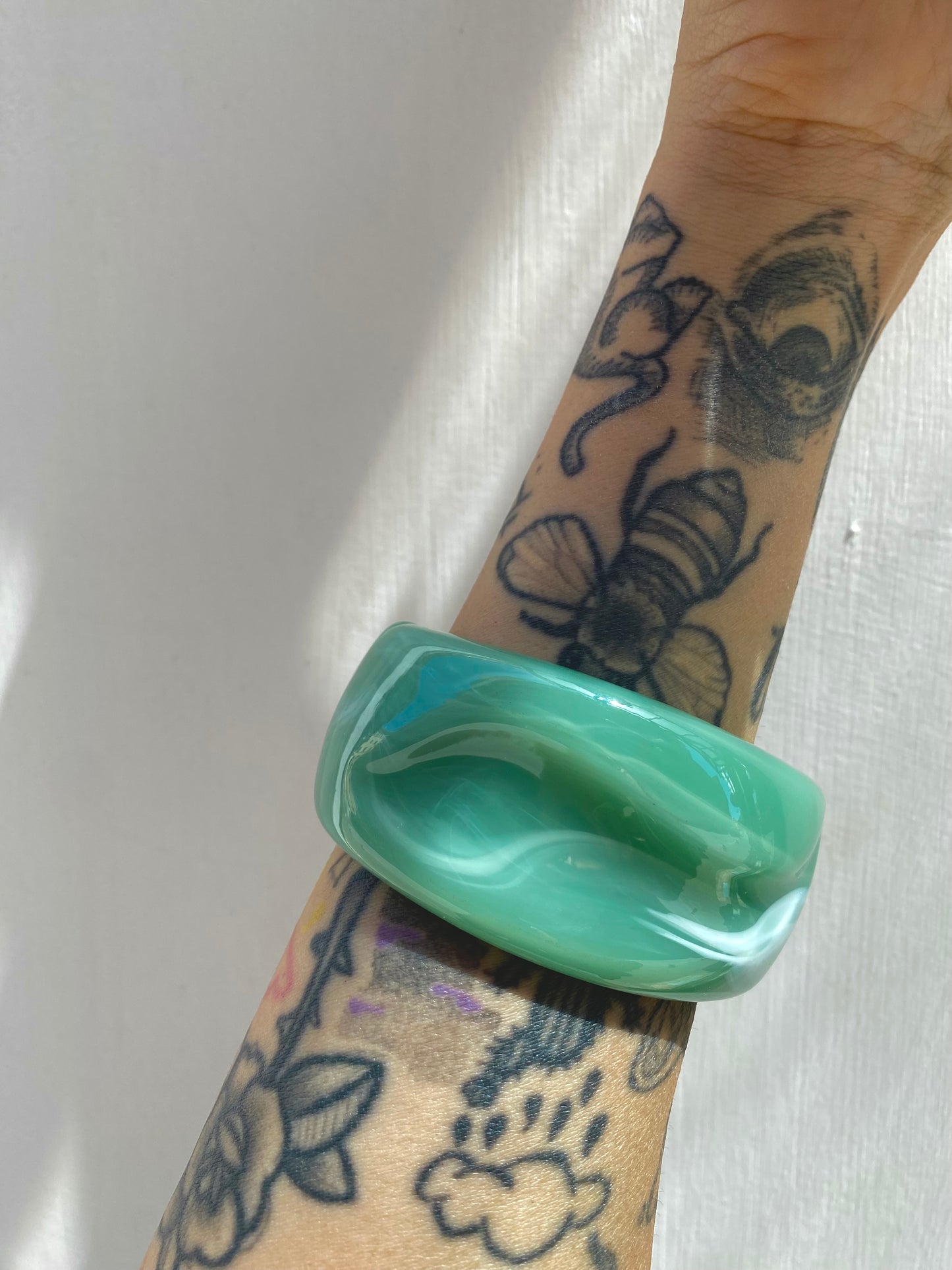 Bangles in resina