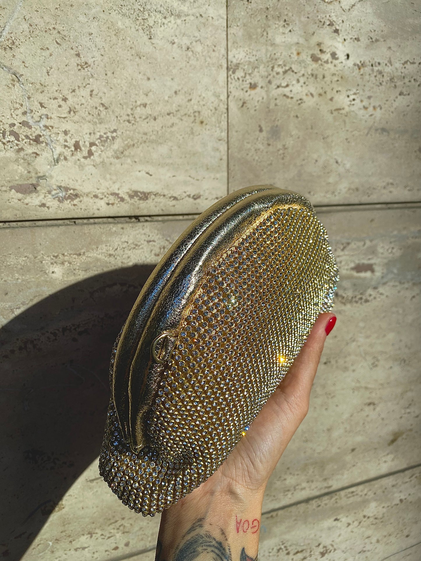Clutch Mezzaluna