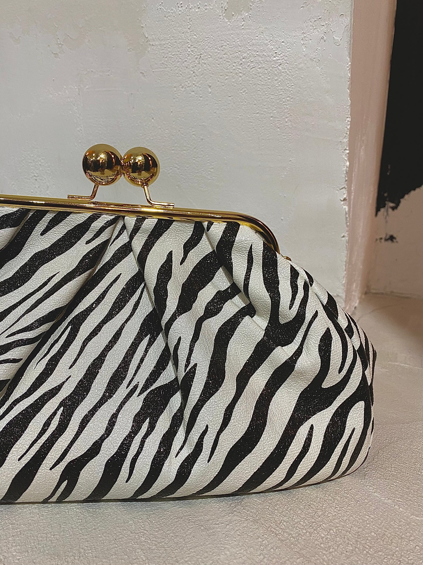 Clutch Zebra