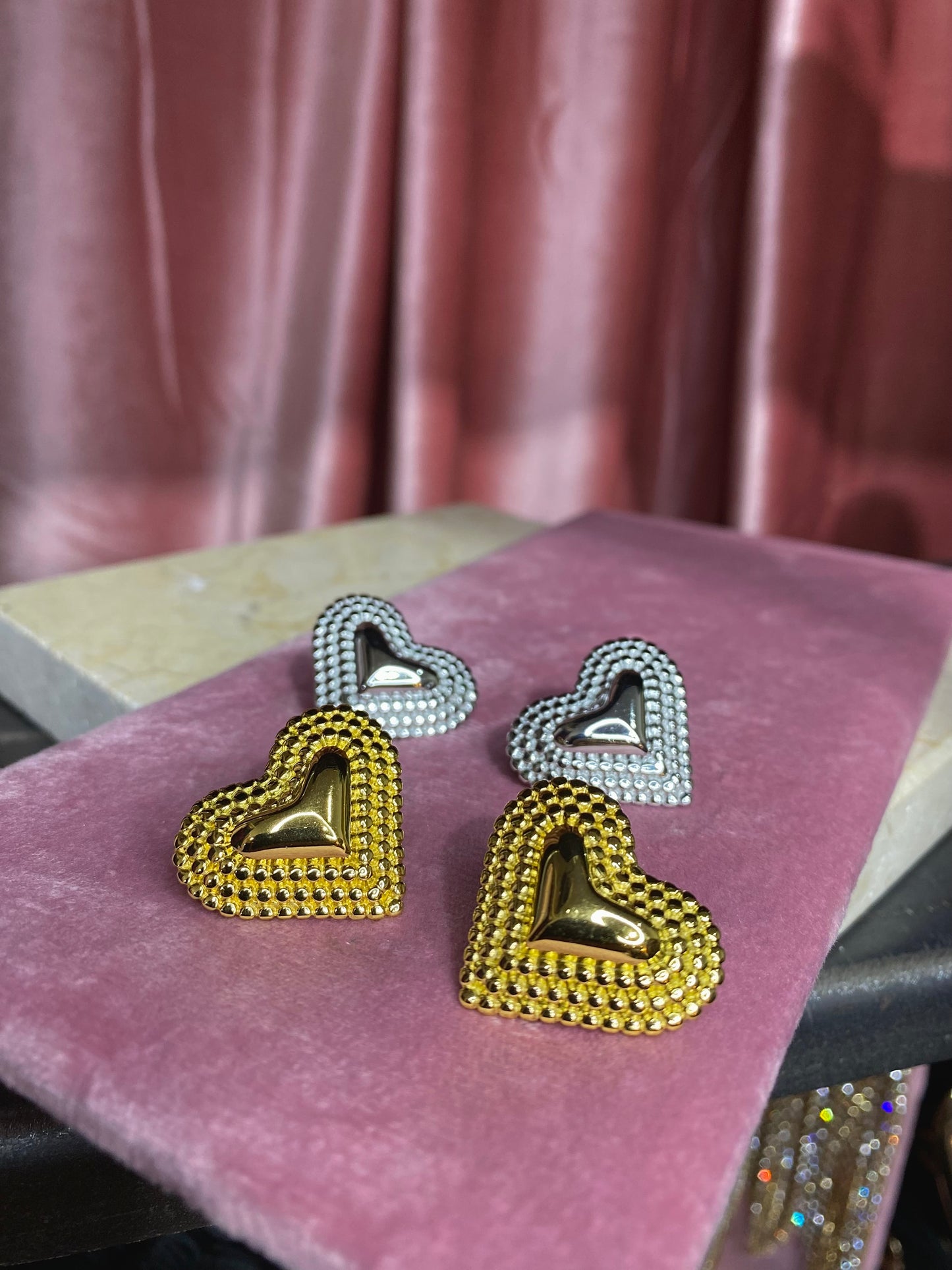 orecchino cuore cornice