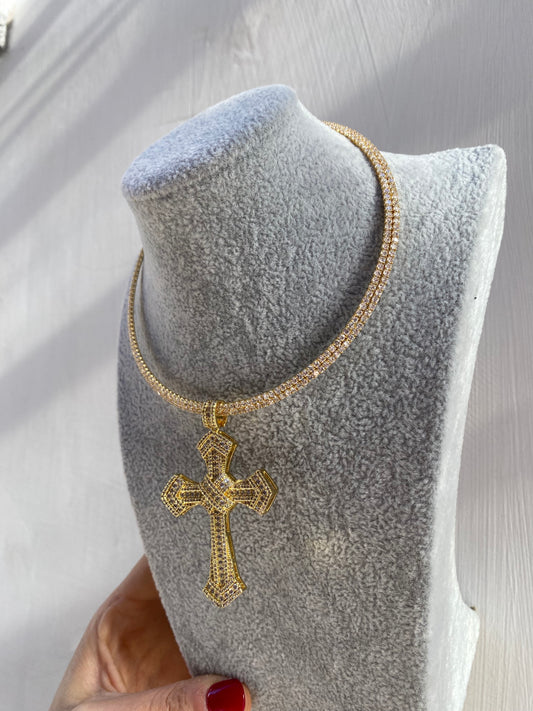 Collier Gothic Cross