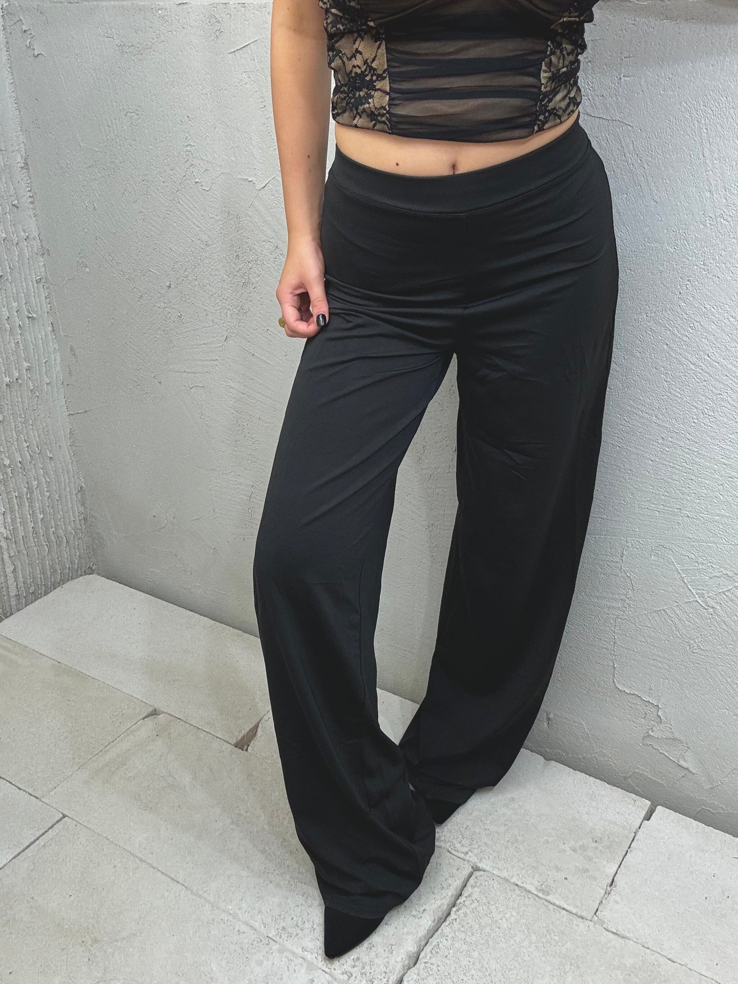 NEW COLLECTION Pantalone Basic
