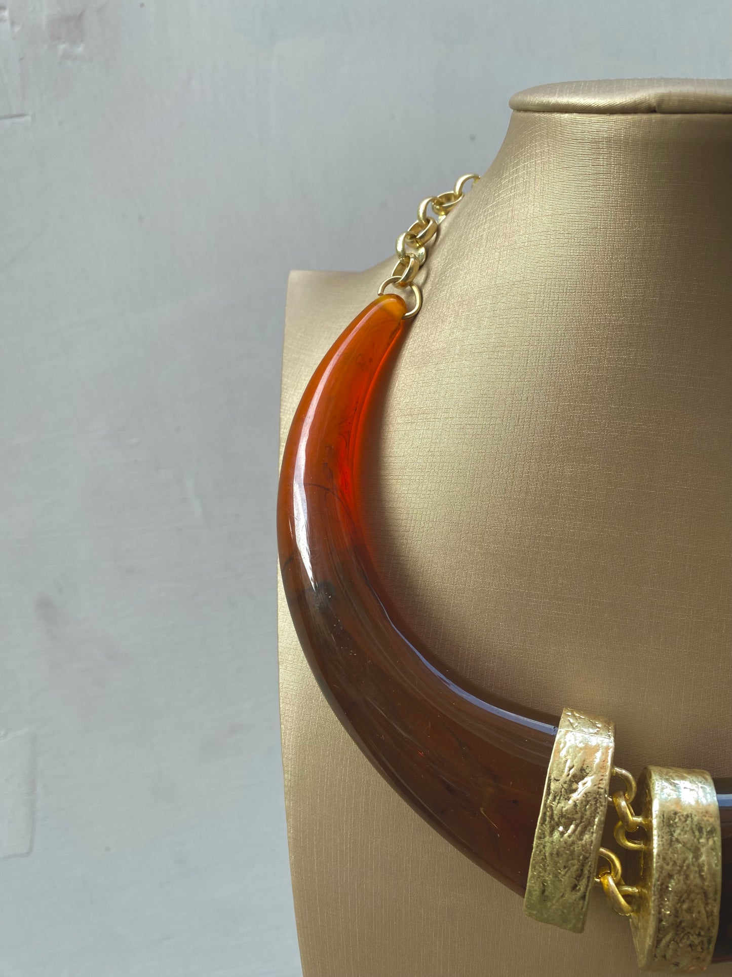 Collier Corni