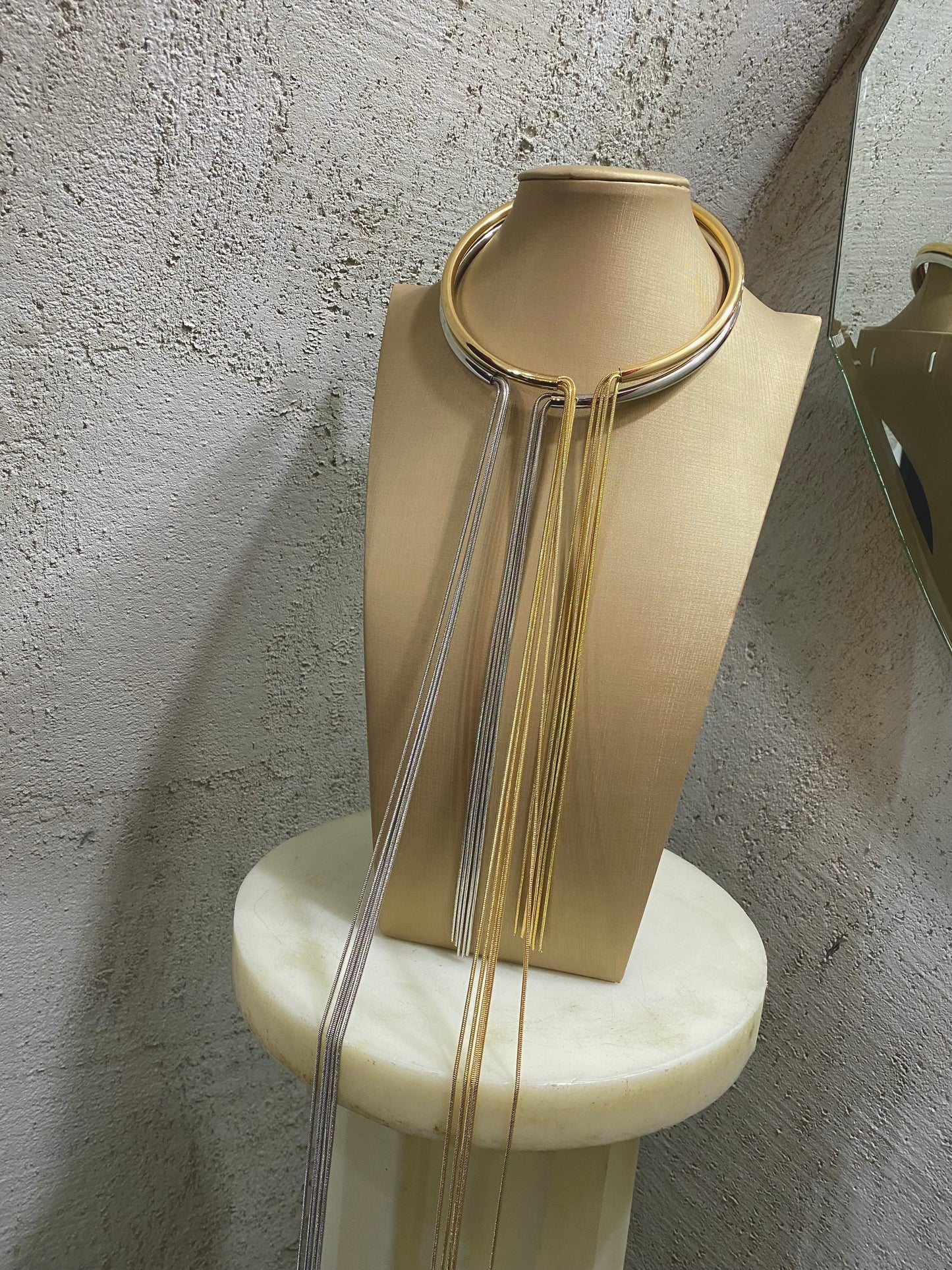 Collana Rigida