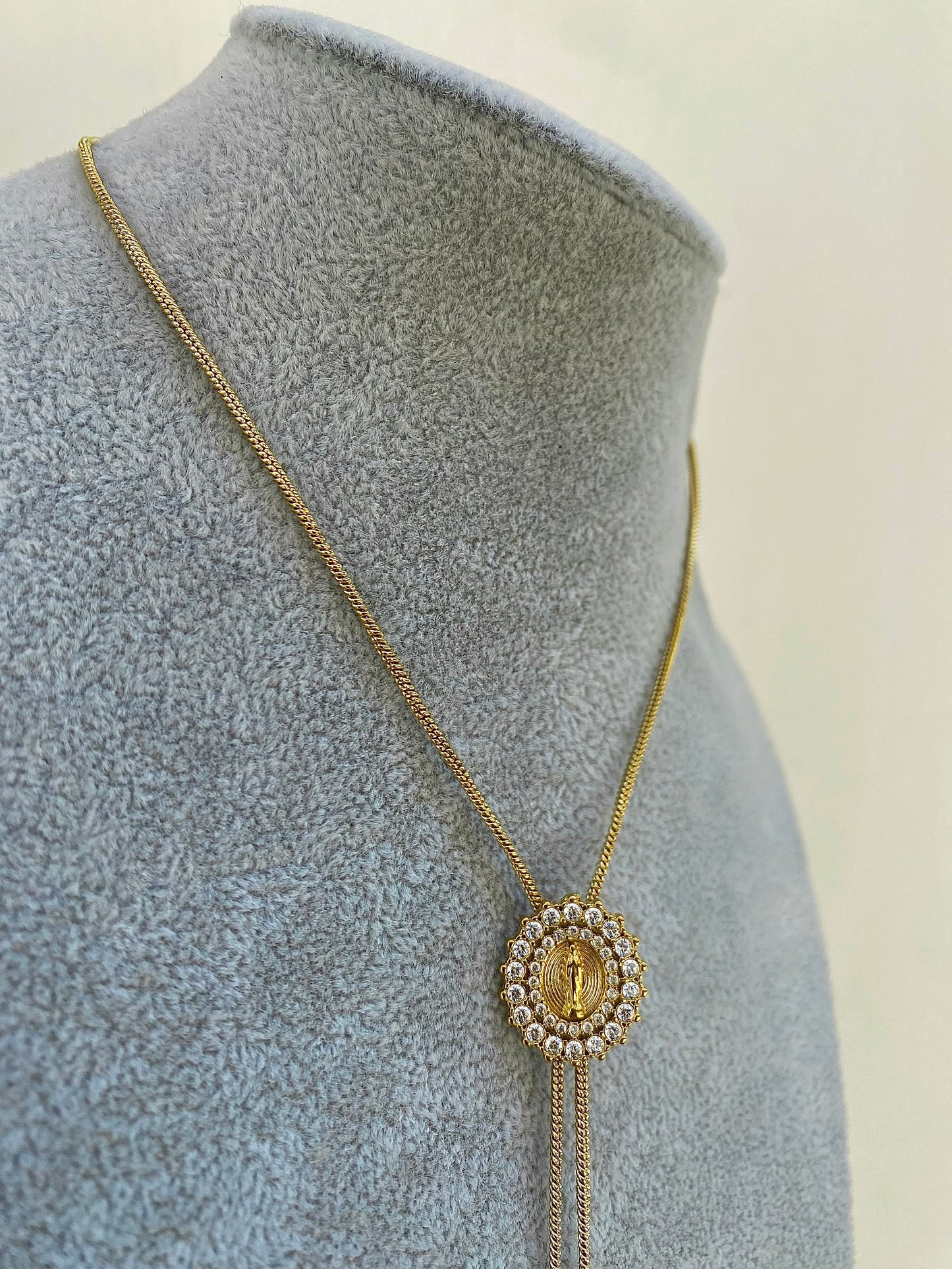 Choker Saliscendi