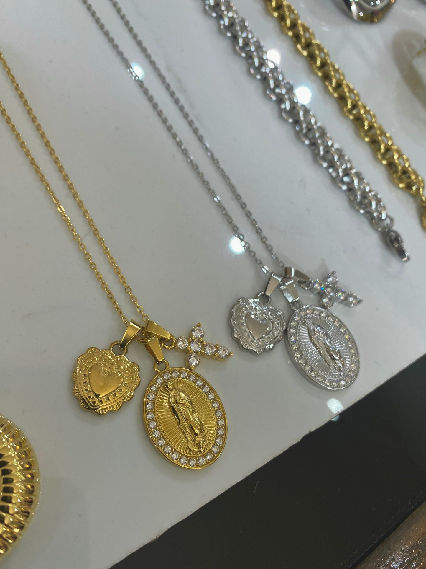 Collana Sacred