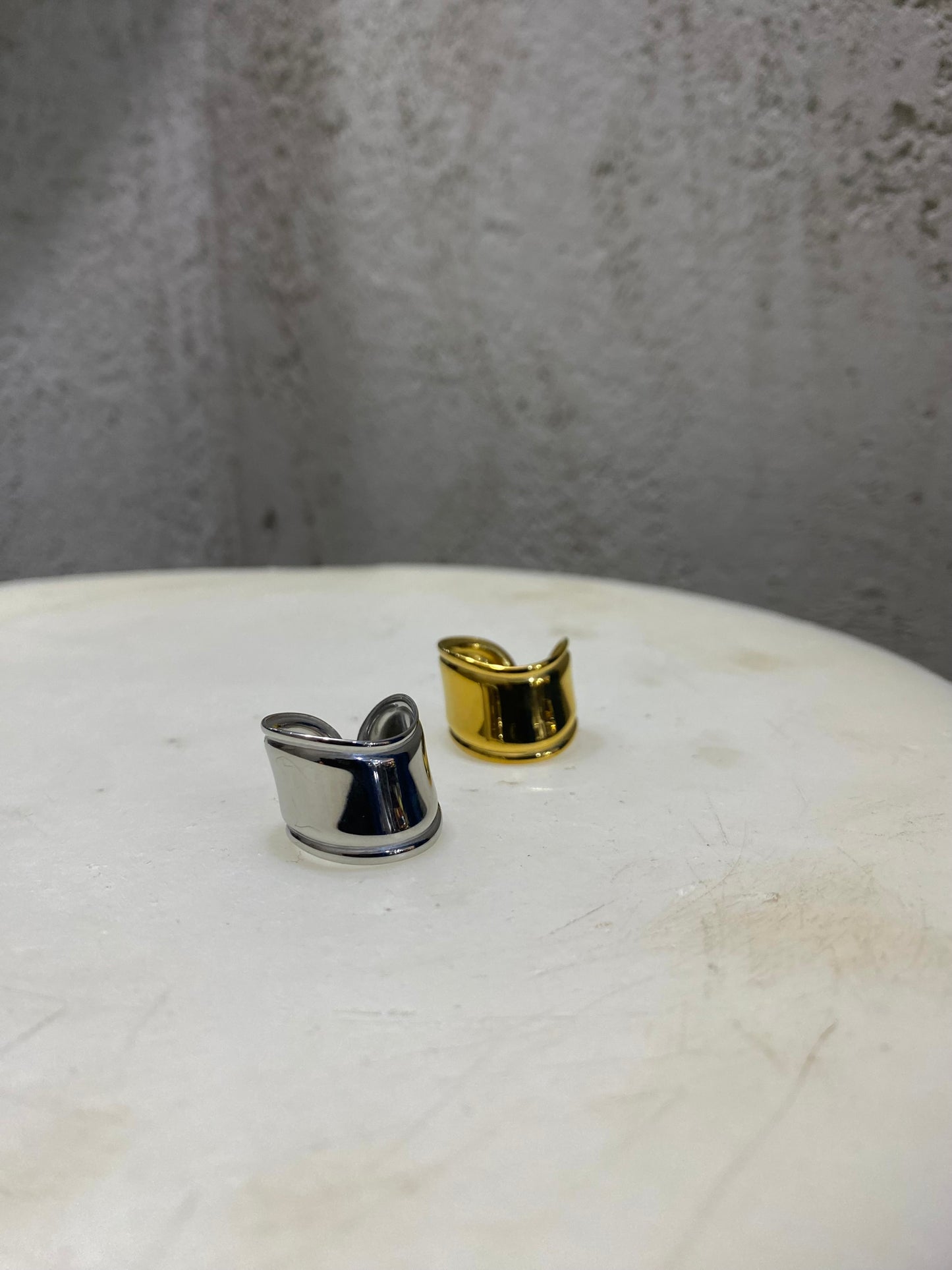 Anello Fascia ondulata