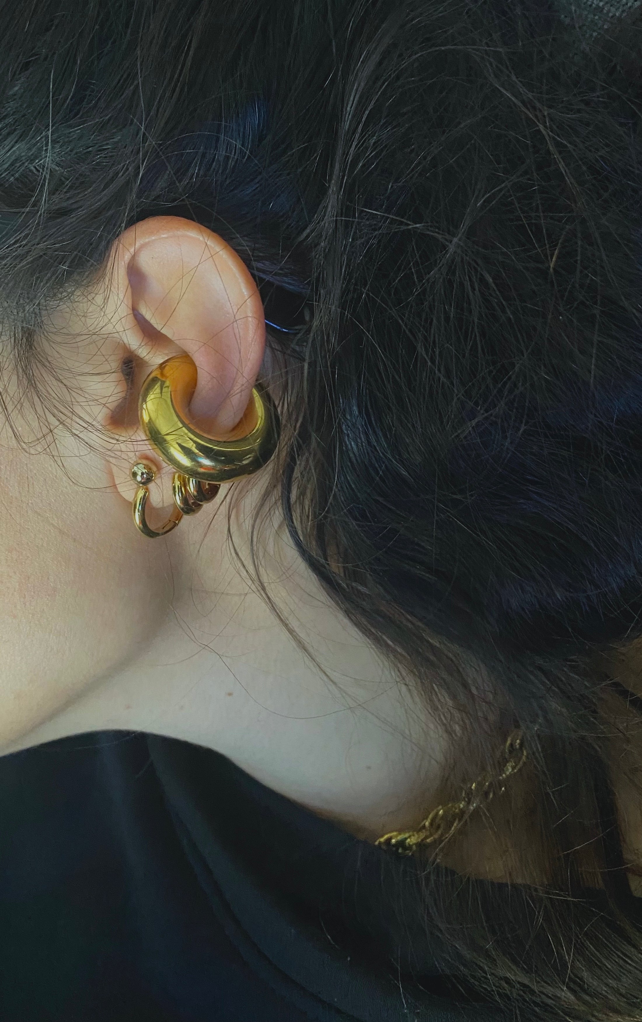 Bomb earcuff