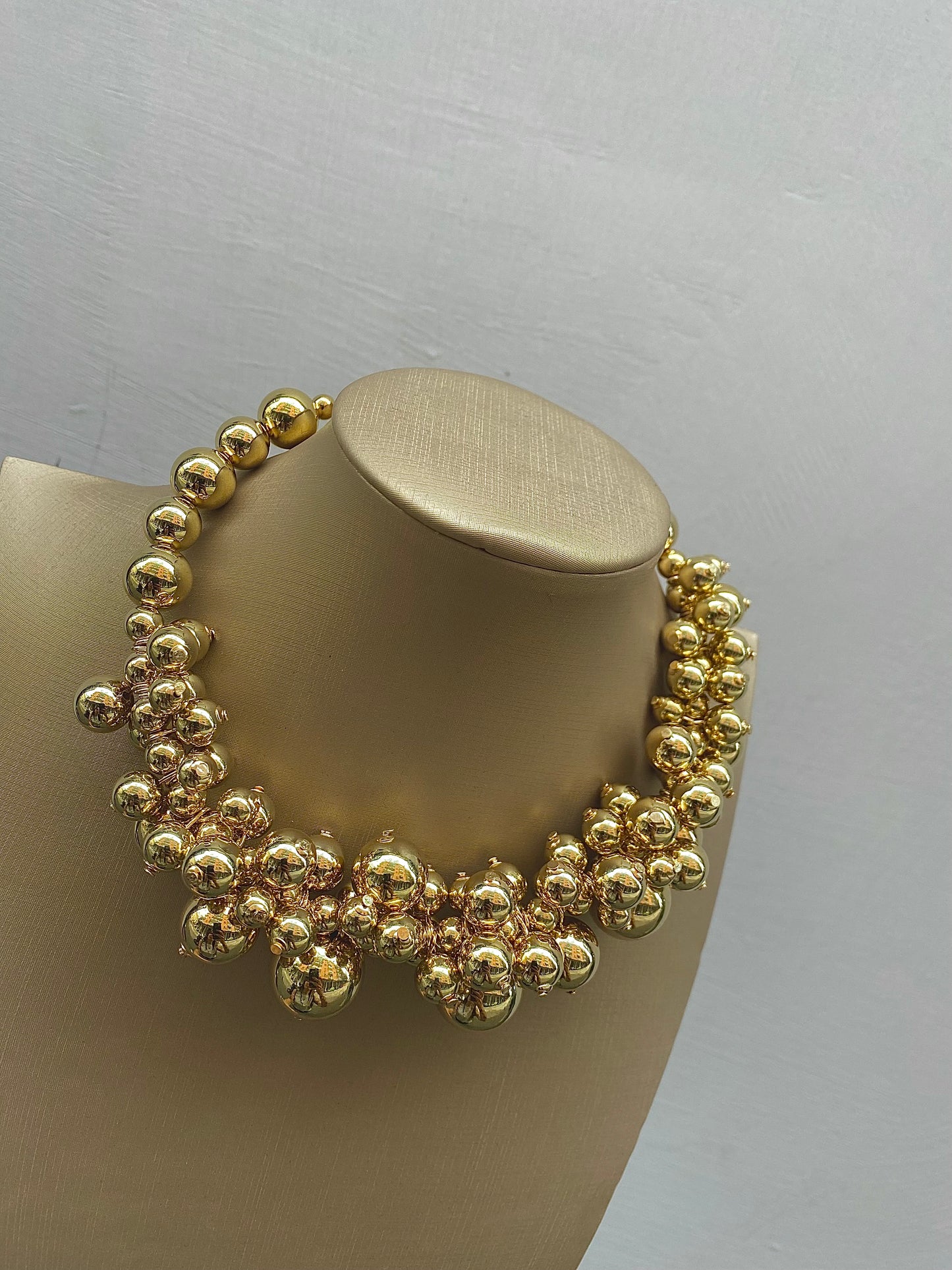 Collier Balls