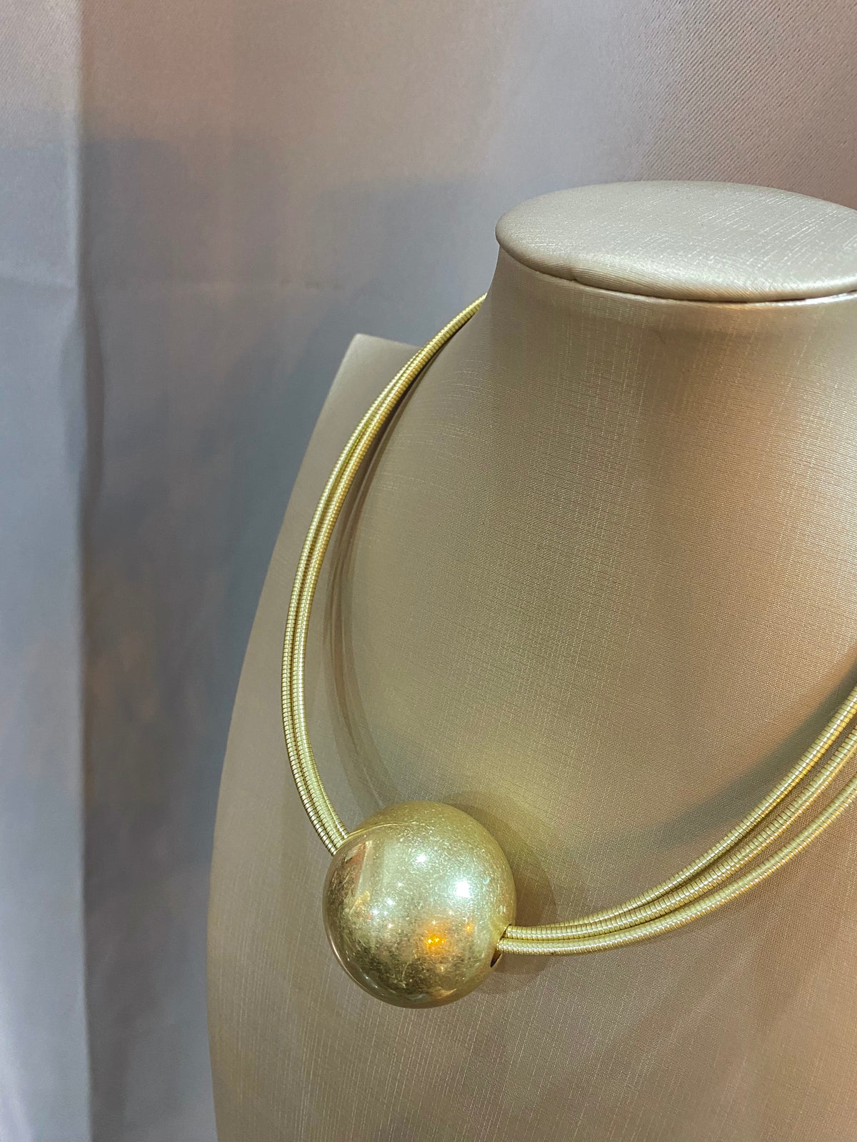 Collier One