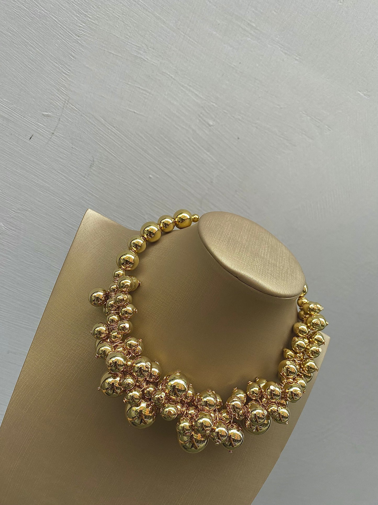 Collier Balls