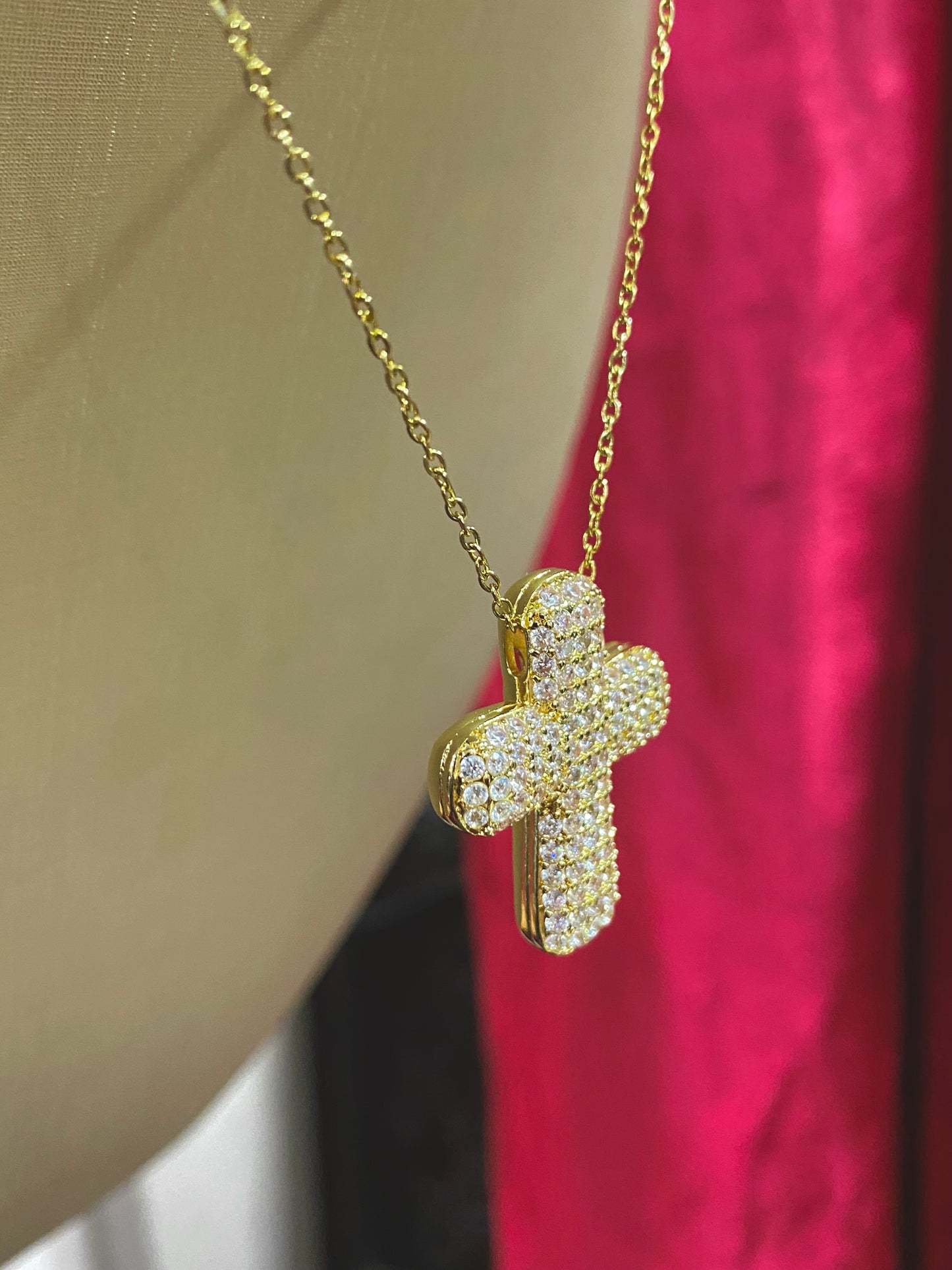 Collana Croce bomb