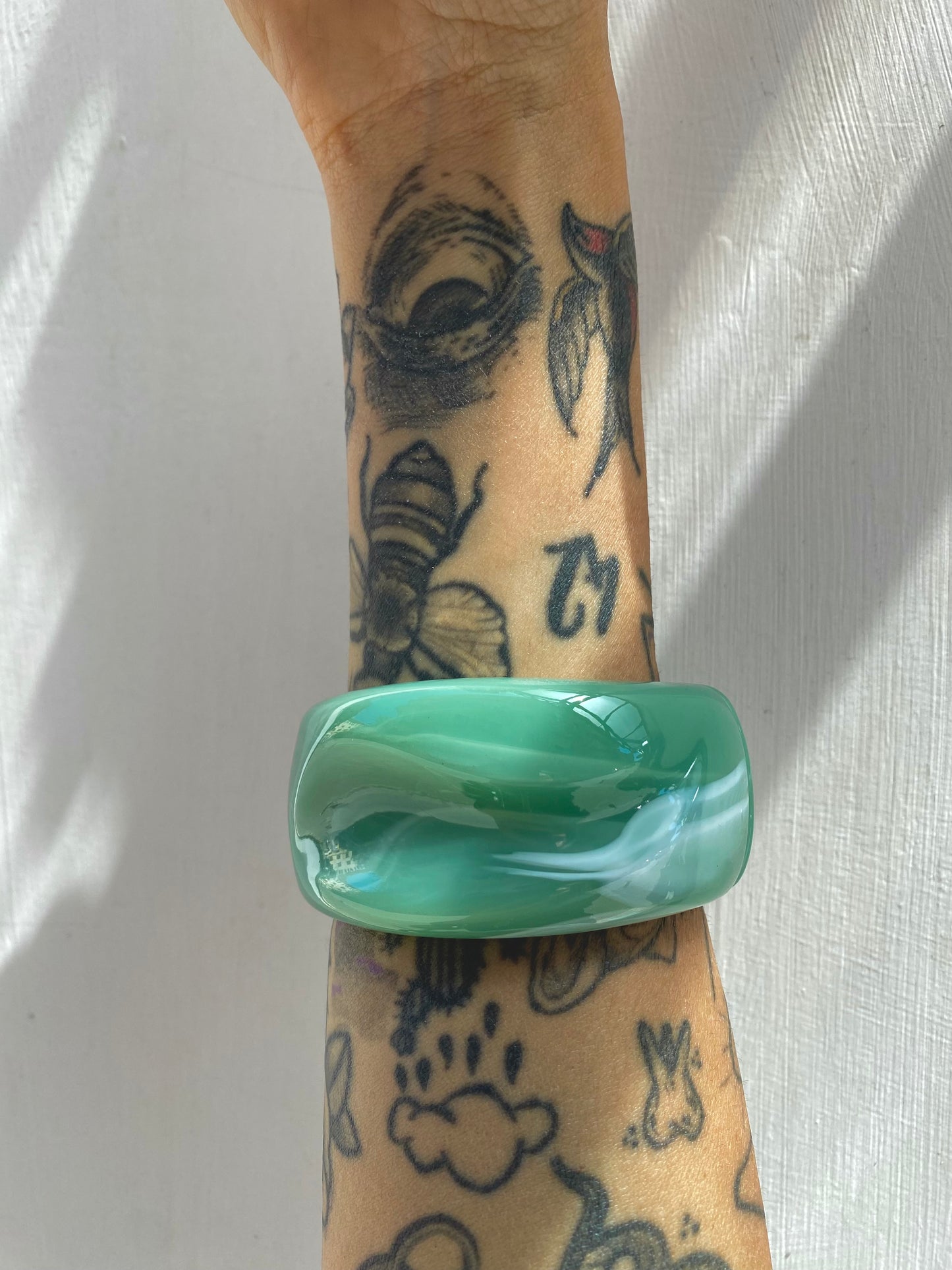 Bangles in resina