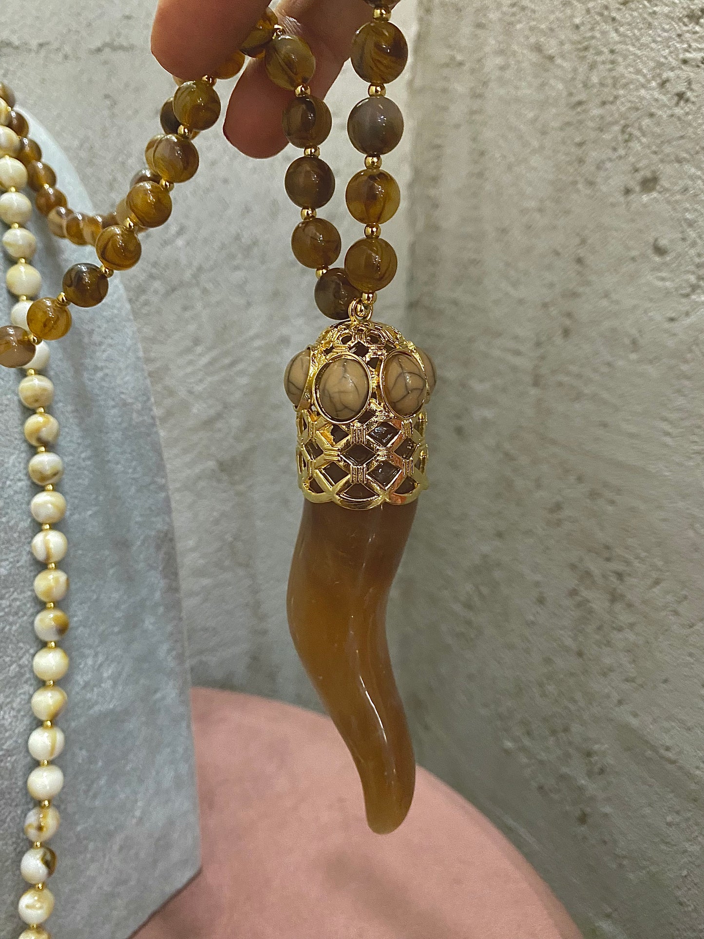 Collana Corno Resina