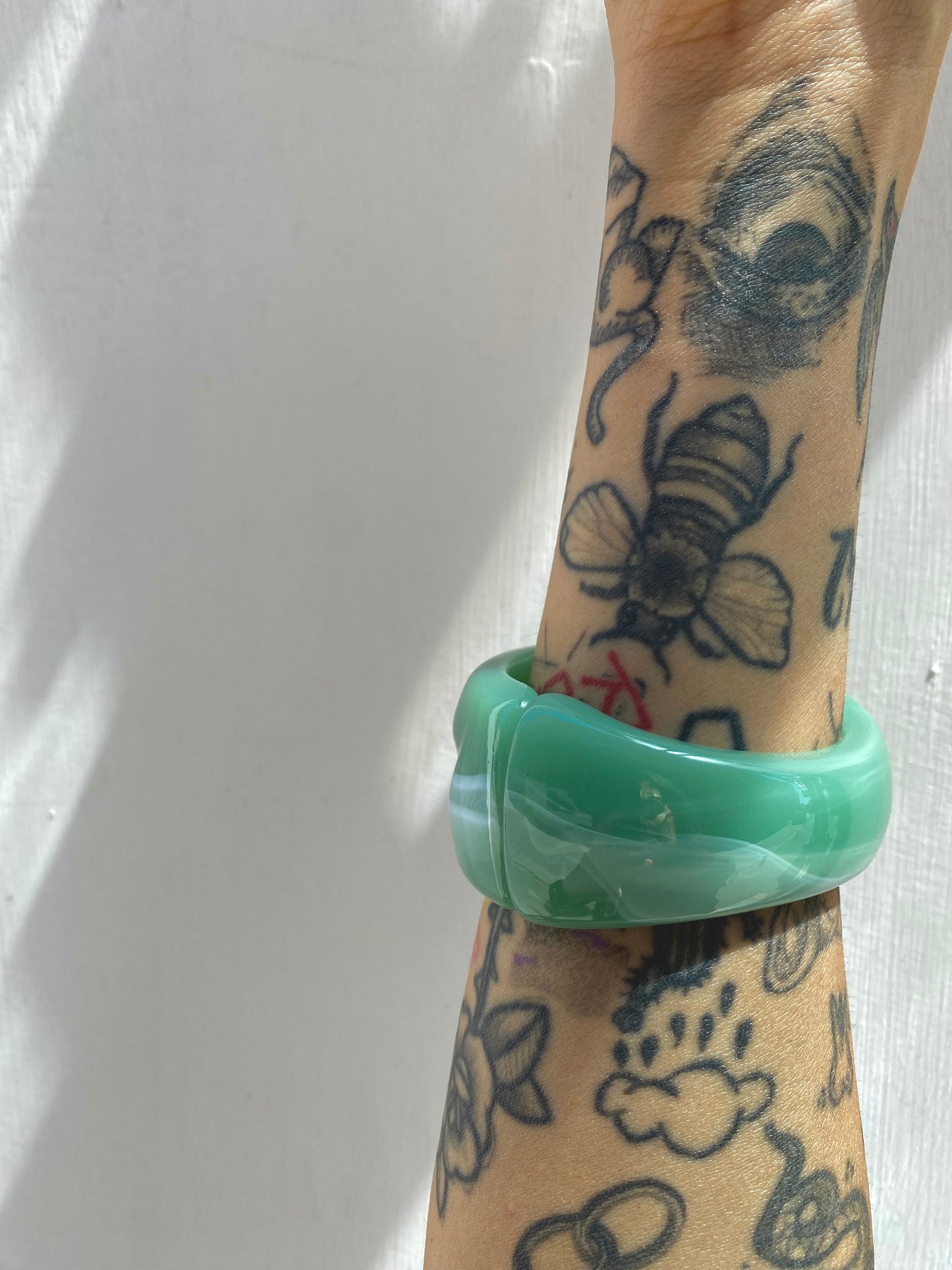 Bangles in resina
