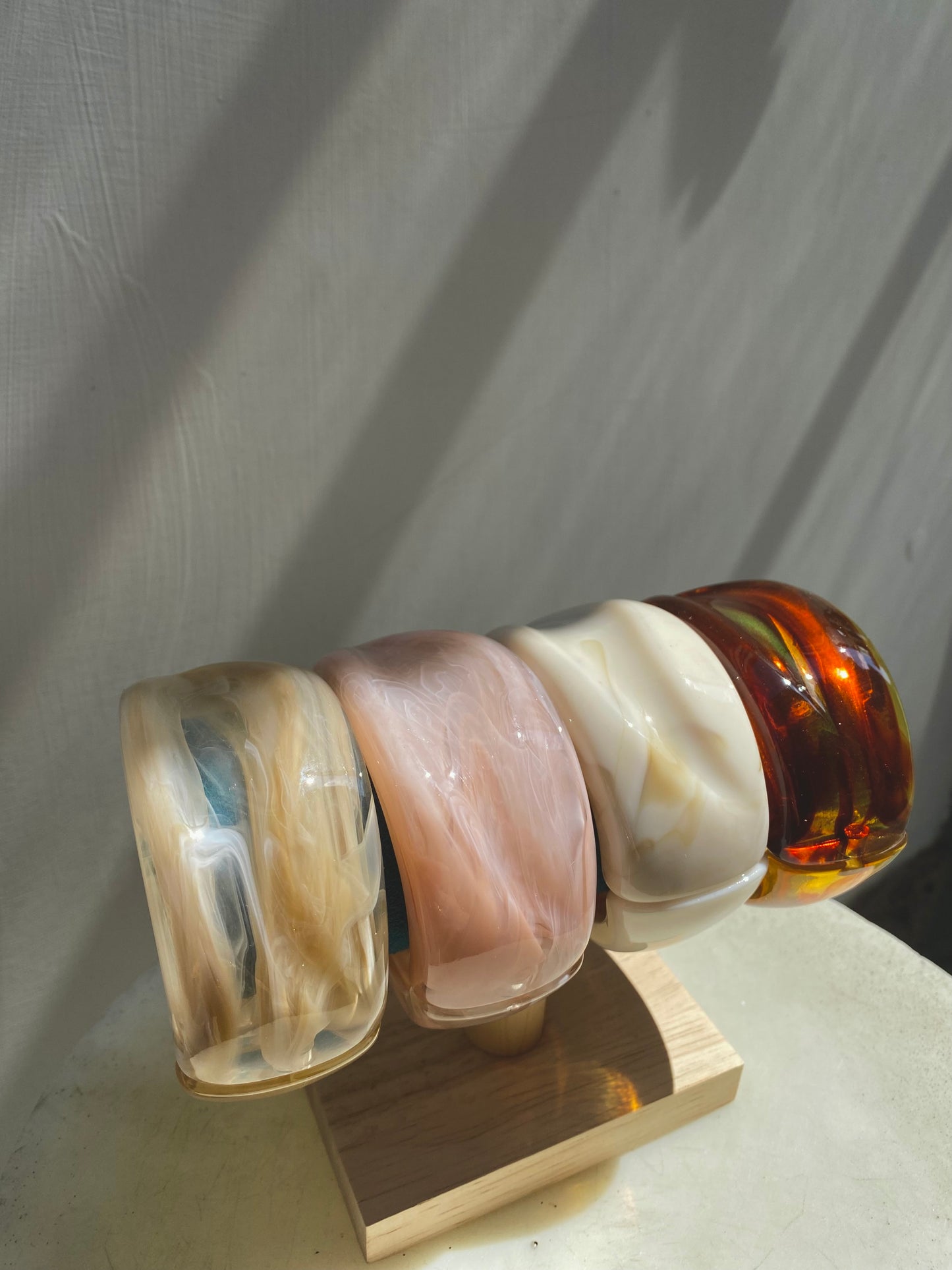 Bangles in resina