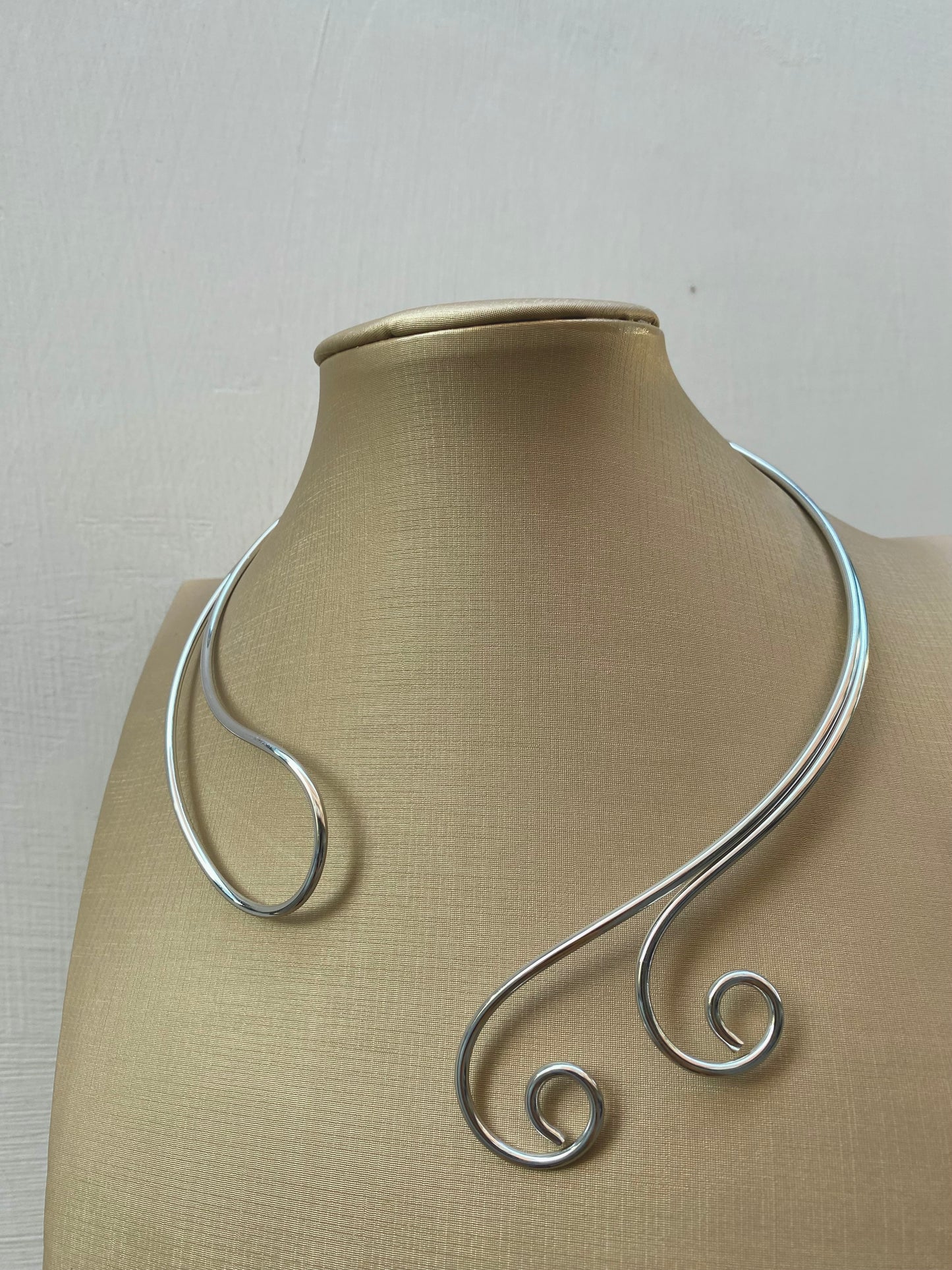 Choker Bice