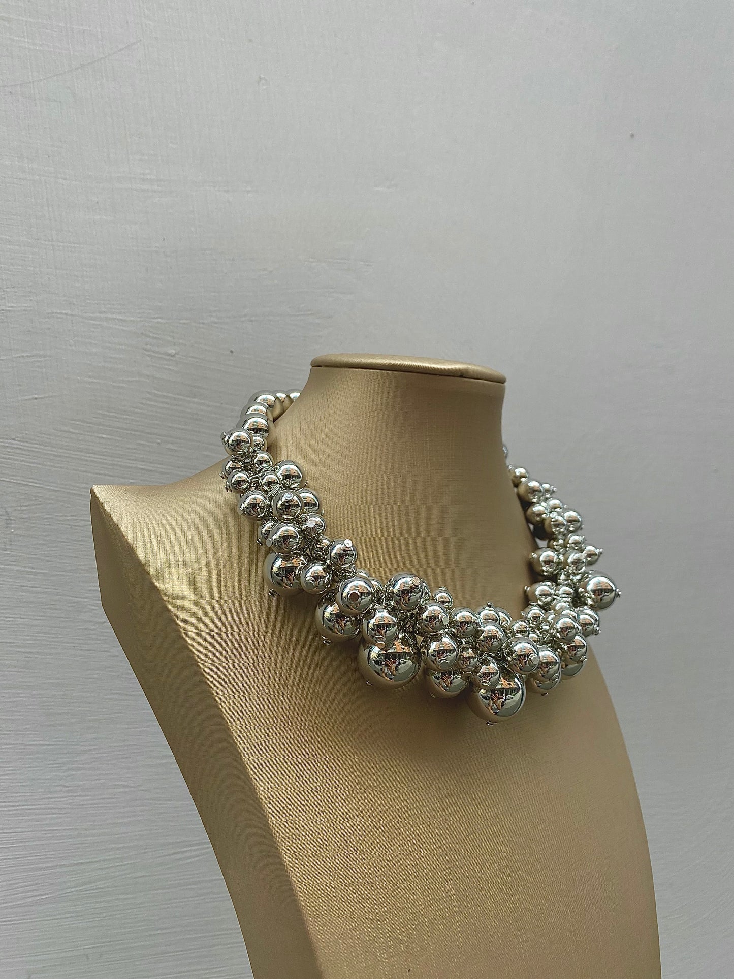 Collier Balls