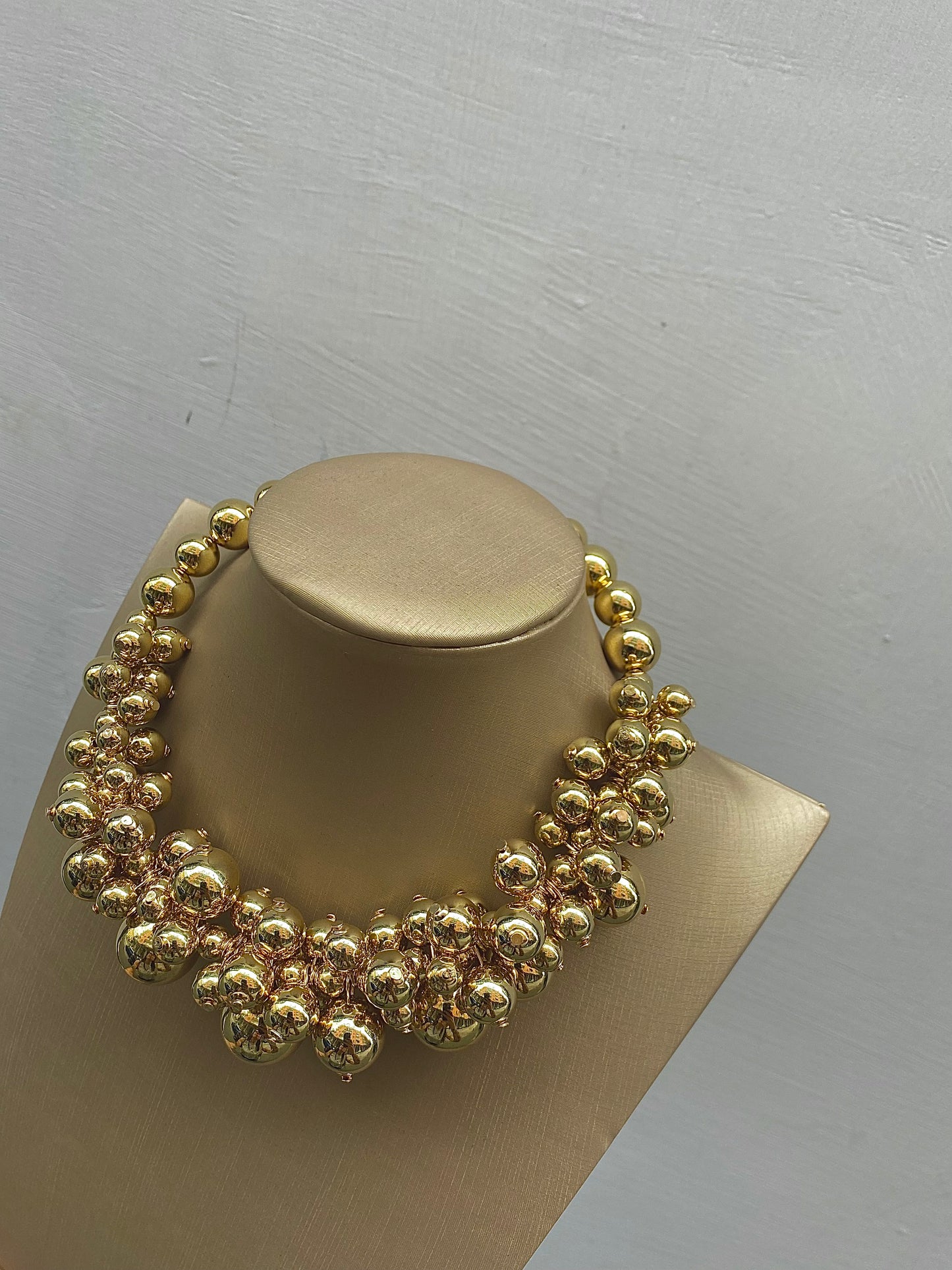 Collier Balls