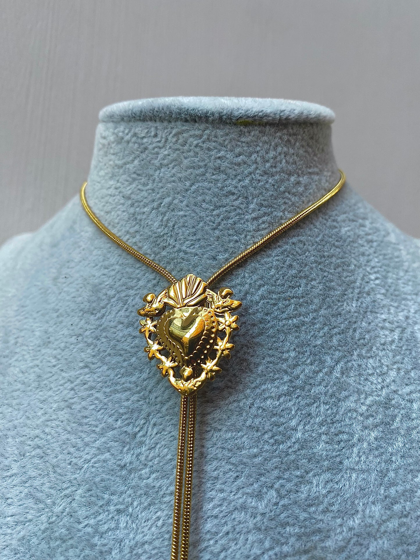 Choker Saliscendi