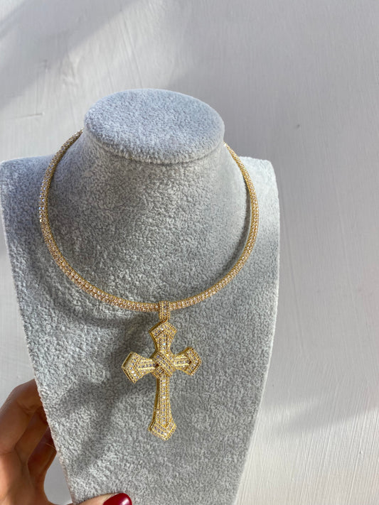 Collier Gothic Cross