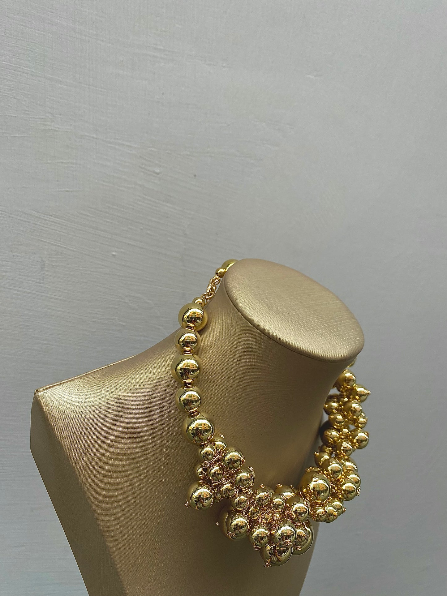 Collier Balls