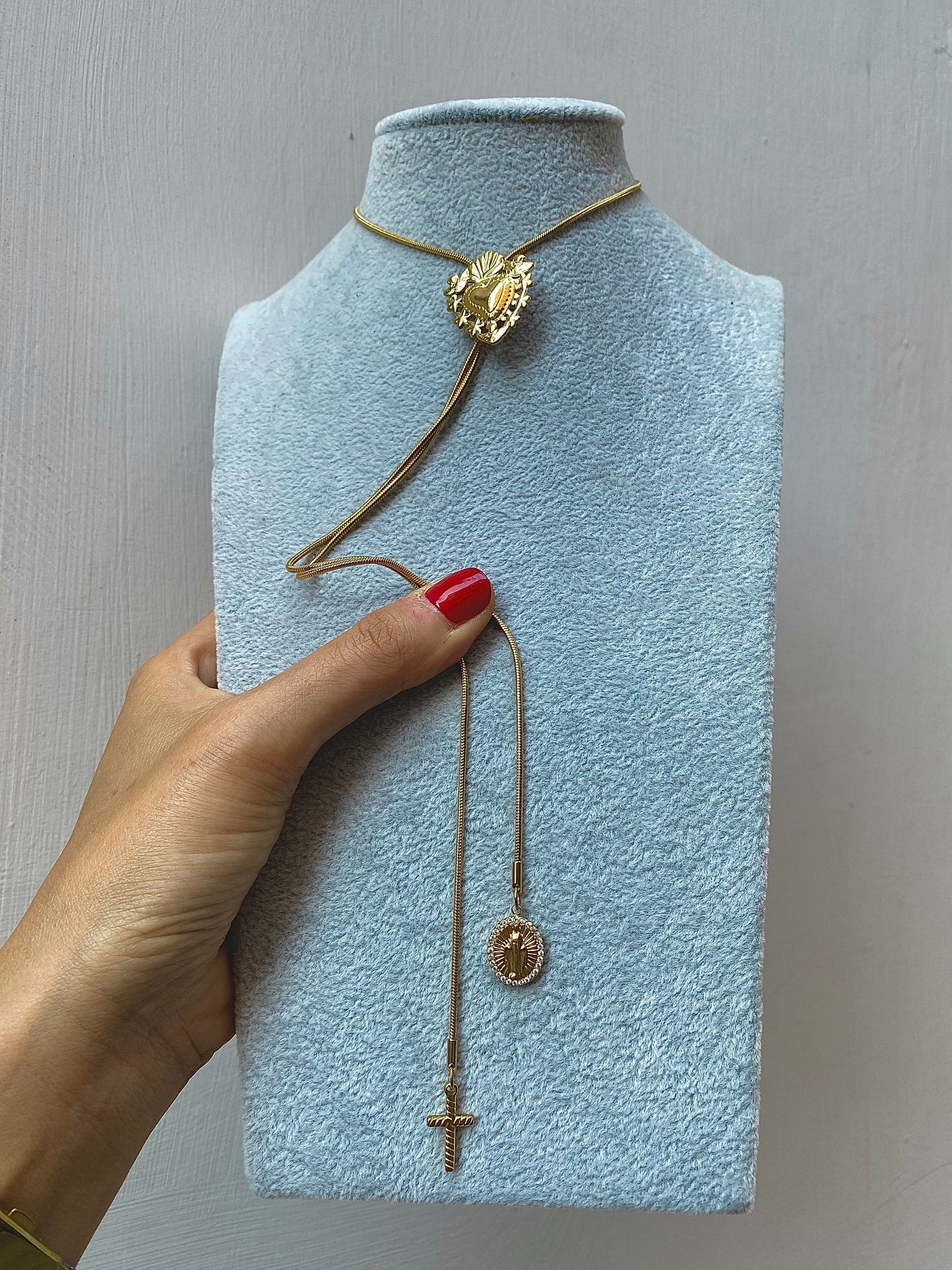 Choker Saliscendi